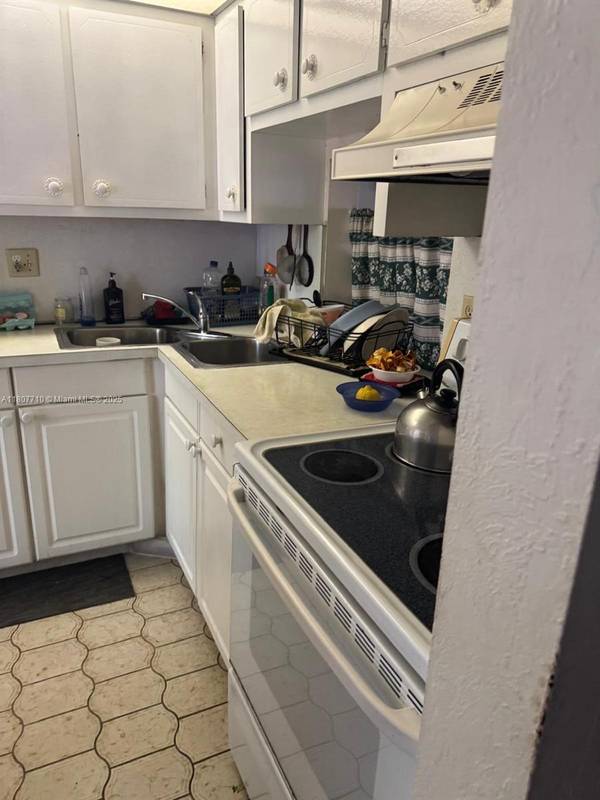 5830 NW 64th Ave #109, Tamarac, FL 33319