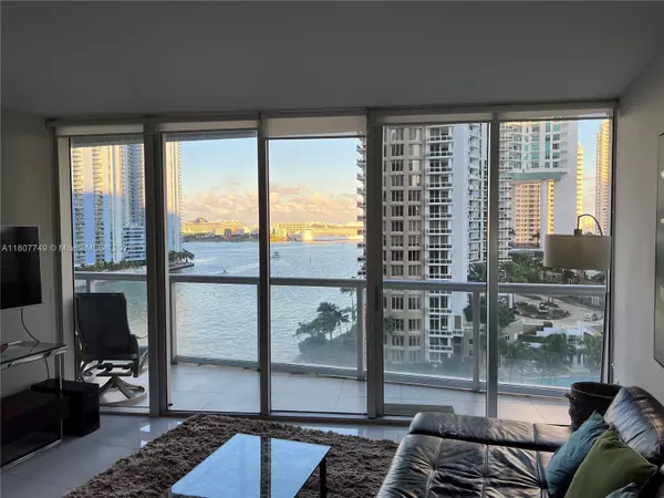 Miami, FL 33131,465 Brickell Ave #BAY1018