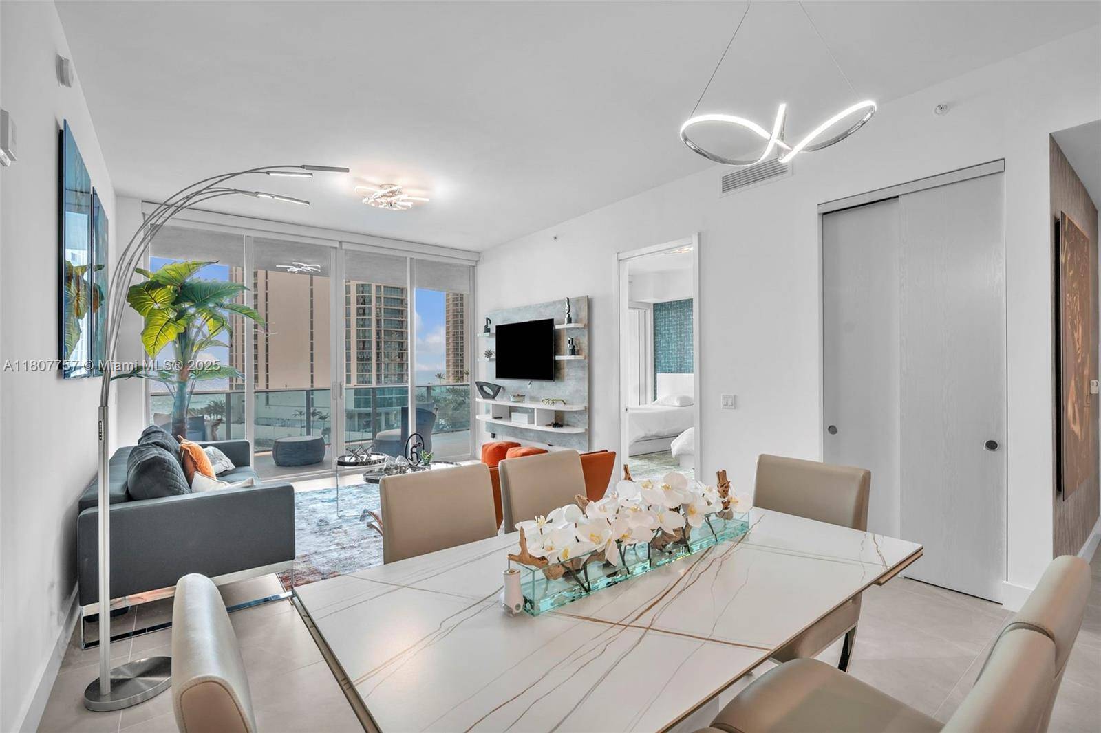 Sunny Isles Beach, FL 33160,17550 collins Ave #704