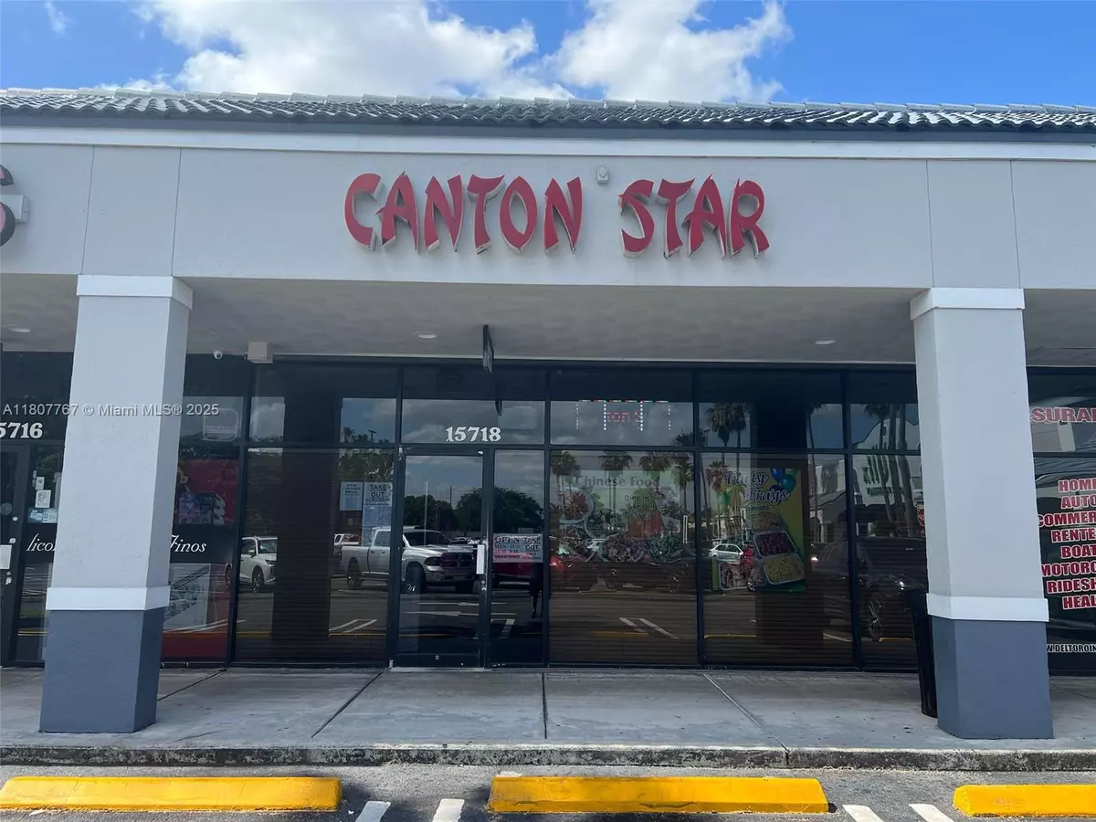 Miami, FL 33193,15718 SW 72 St