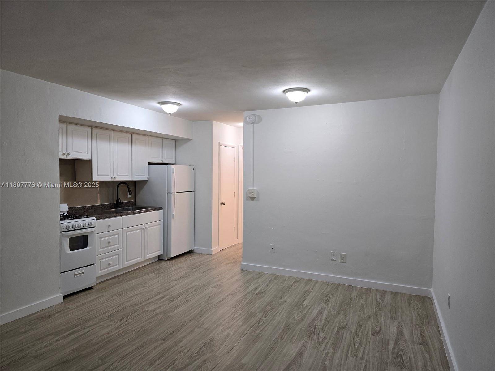 1140 71st St #3, Miami Beach, FL 33141