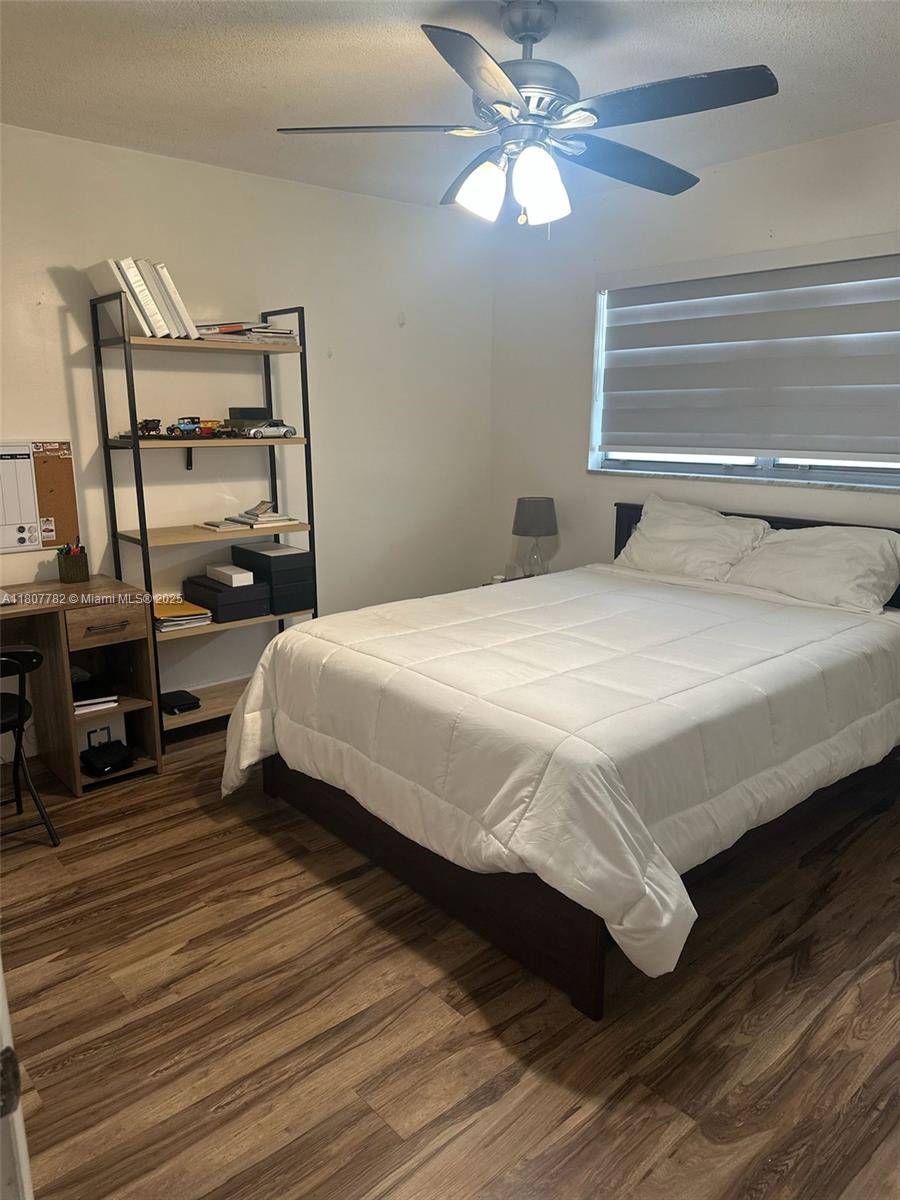 North Miami, FL 33160,3550 NE 169 ST #111