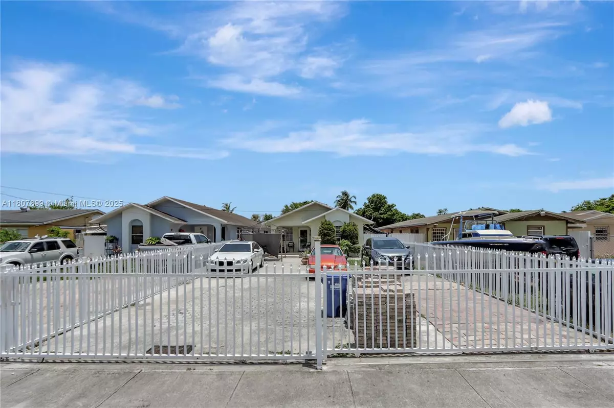 Miami Gardens, FL 33054,15801 NW 47th Av