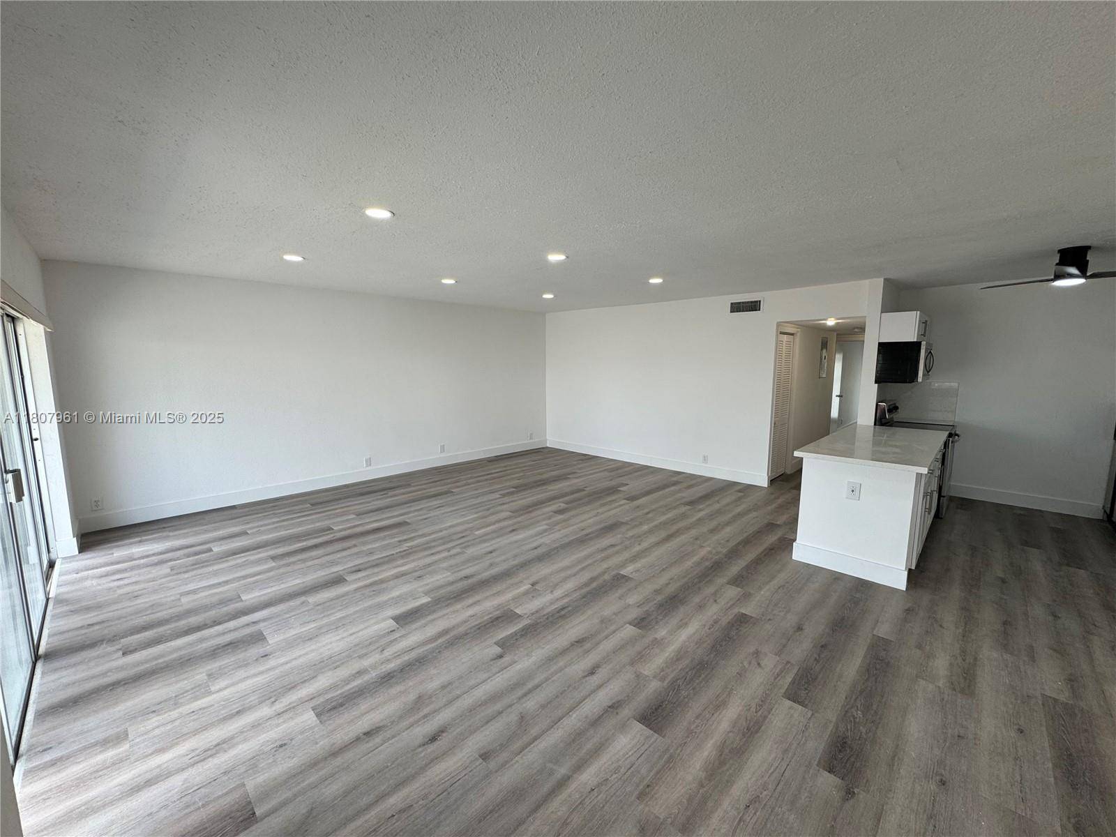 Hallandale Beach, FL 33009,630 Layne Blvd #211