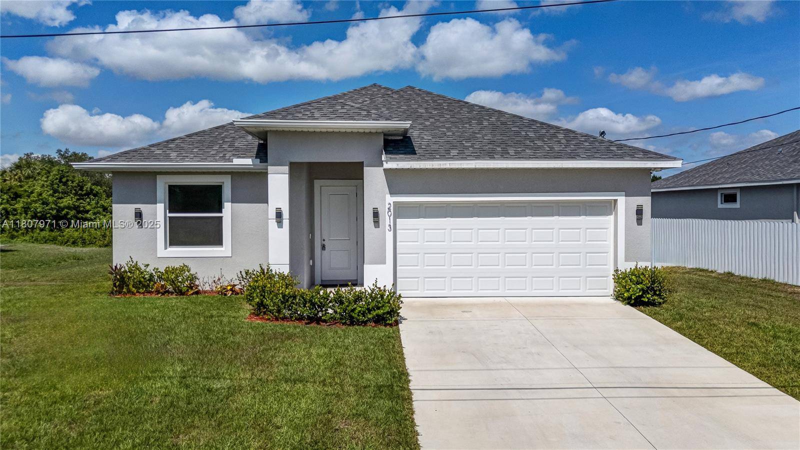 2013 Inglewood Cir, La Belle, FL 33935