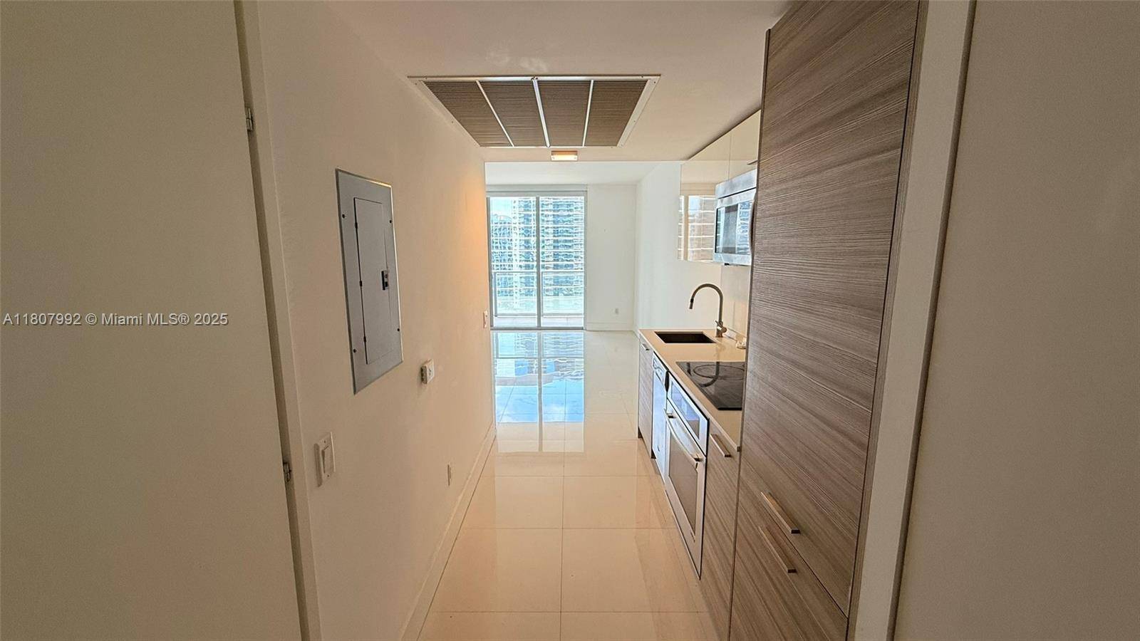 Miami, FL 33131,1300 Brickell Bay Dr #2300