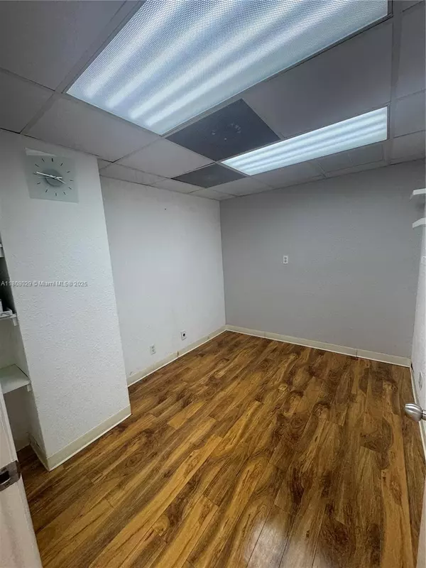 Sunny Isles Beach, FL 33160,17395 N Bay Rd