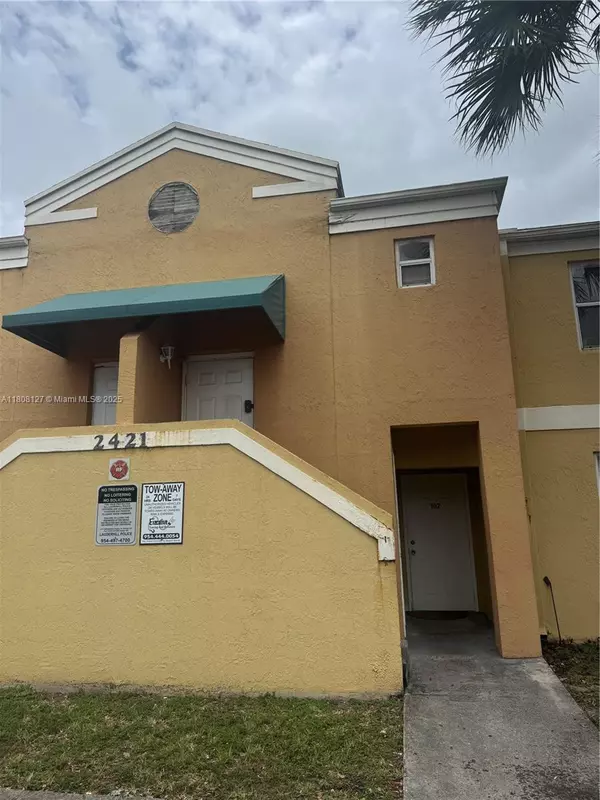 2421 NW 56th Ave #2-202, Lauderhill, FL 33313