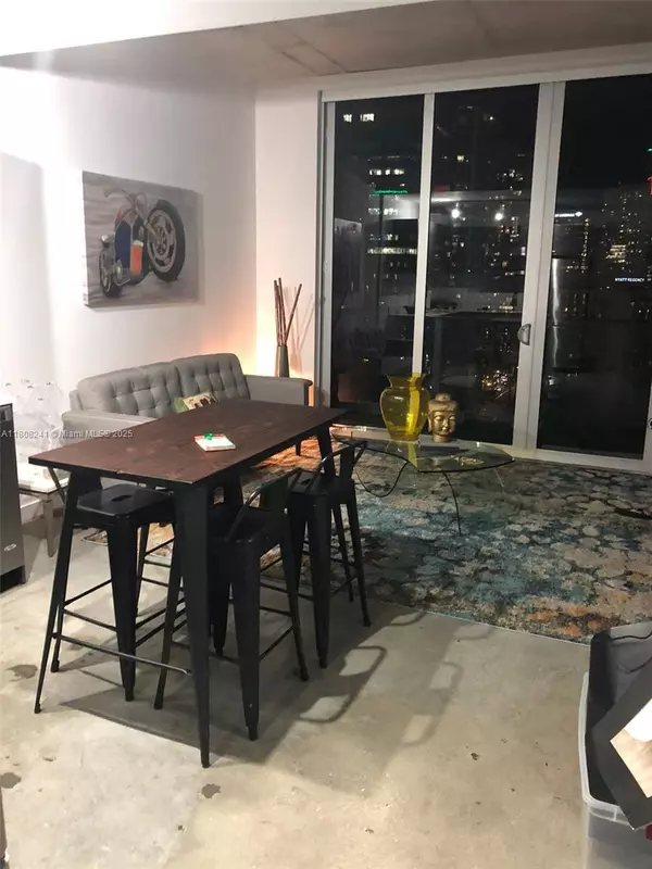 Miami, FL 33131,151 SE 1st St #2509