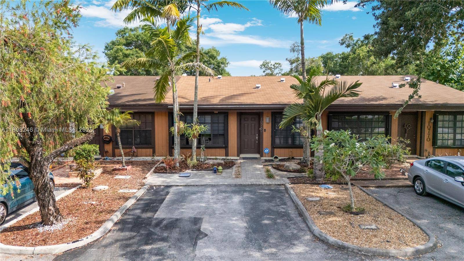 Pembroke Pines, FL 33026,10760 Hickory Ave