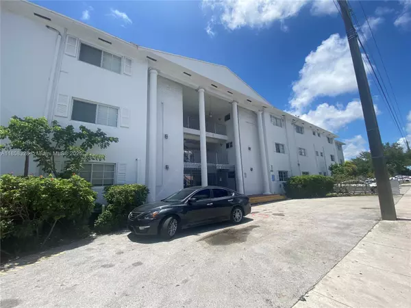 North Miami, FL 33161,13700 NE 6th Ave #208