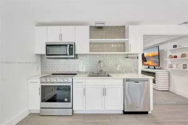 Pompano Beach, FL 33060,701 NE 8th St