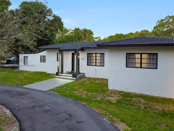 Pinecrest, FL 33156,7335 SW 104th St