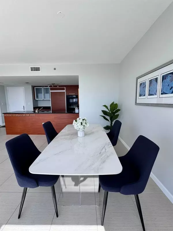 Hallandale Beach, FL 33009,1830 S Ocean Dr #1807