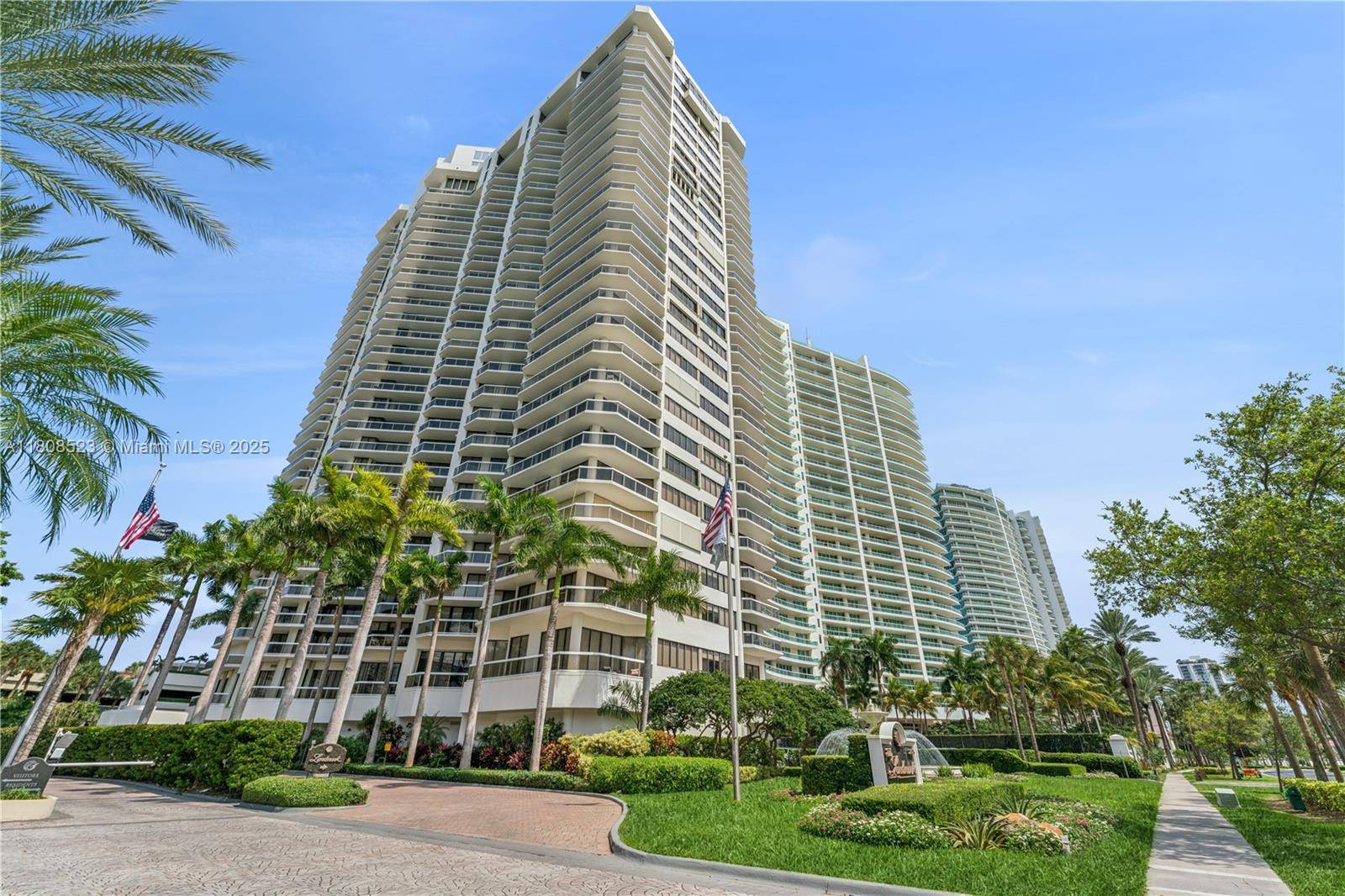 20185 E Country Club Dr #505, Aventura, FL 33180