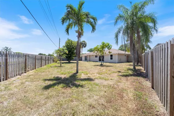 Lake Worth, FL 33463,5492 Barnstead Cir