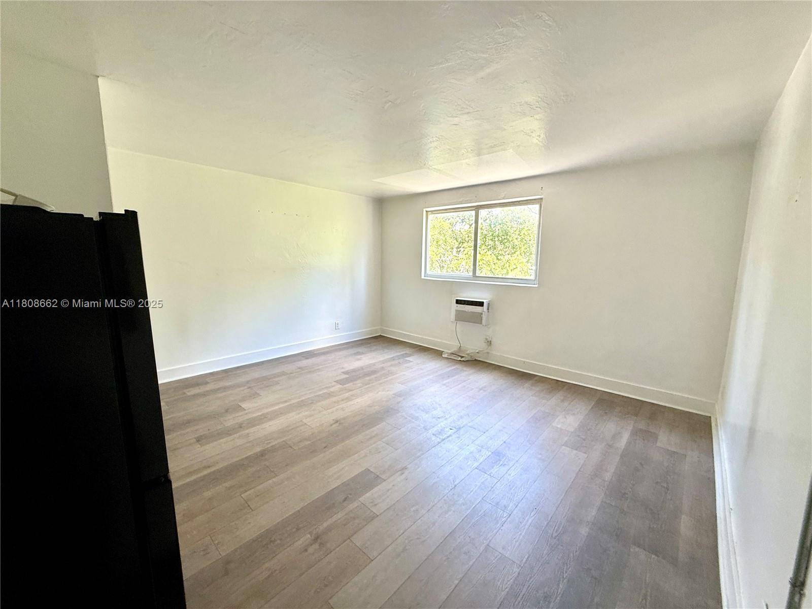 Miami, FL 33130,143 SW 9th St #303