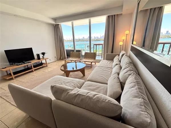 Miami Beach, FL 33139,1000 West Ave #314