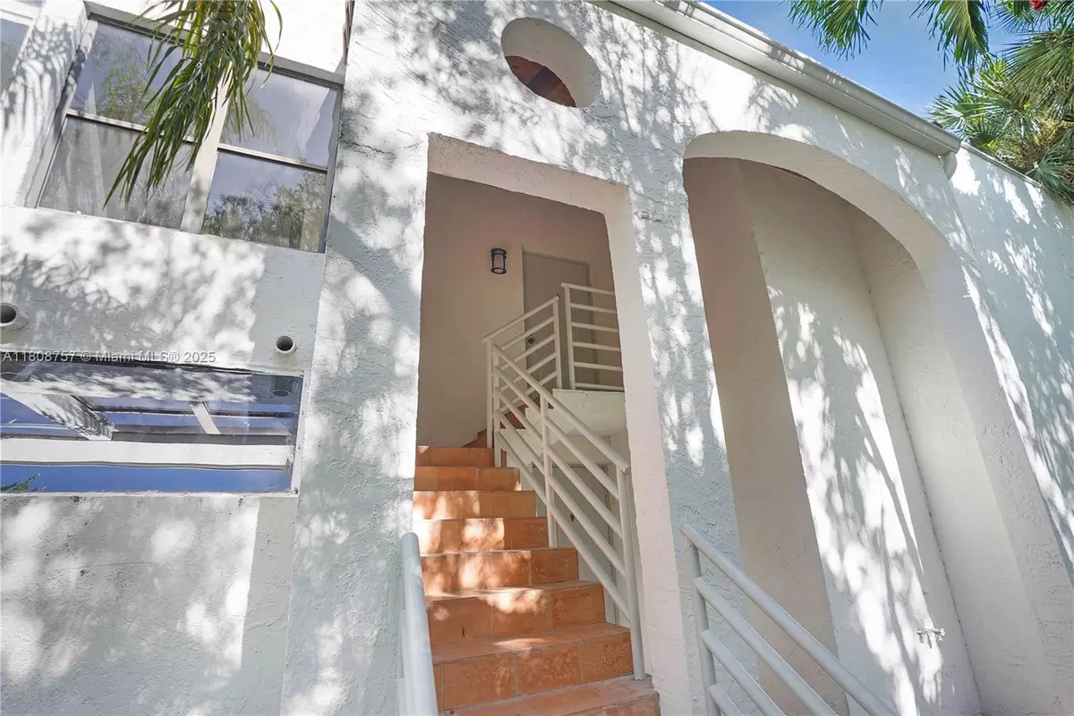 Aventura, FL 33180,3570 Magellan Cir #228-2