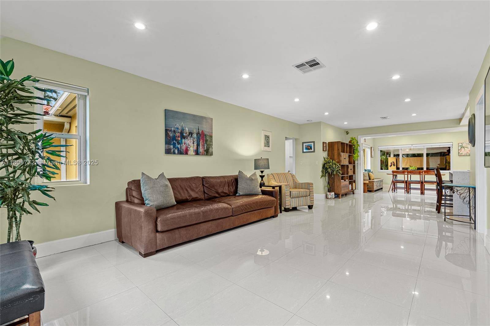 South Miami, FL 33155,6332 SW 43rd St