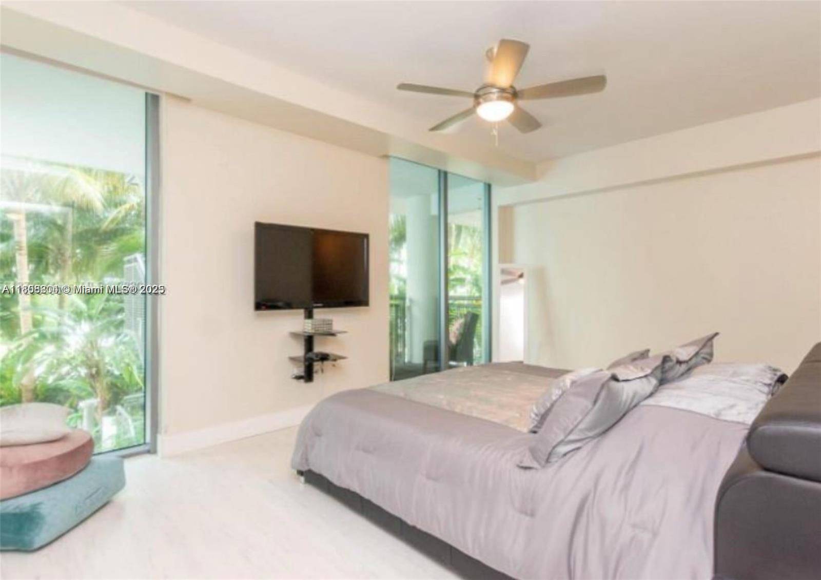 Miami Beach, FL 33140,6000 Collins Ave #146