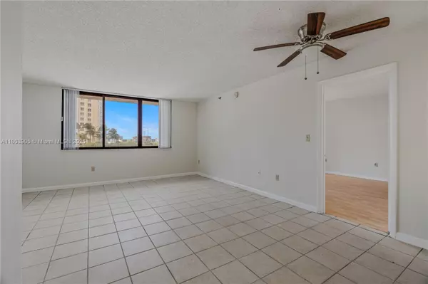 540 BRICKELL KEY DR #718, Miami, FL 33131