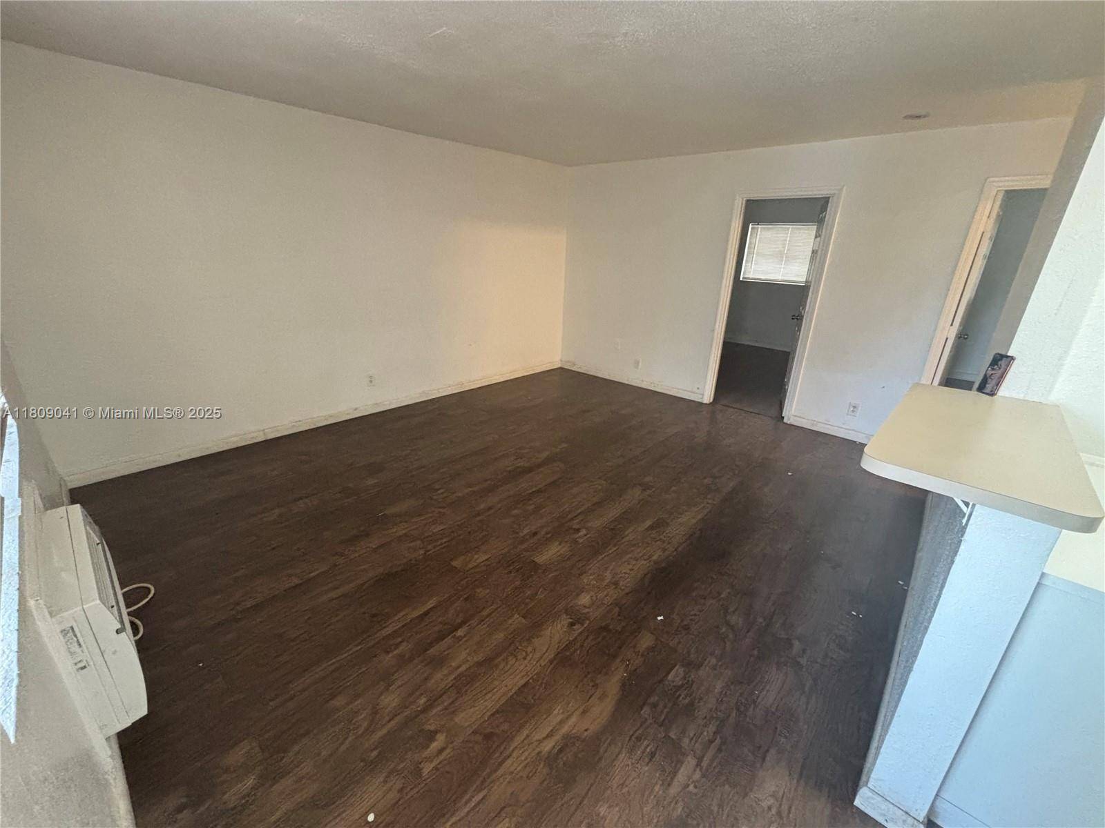 Fort Lauderdale, FL 33315,300 SW 4th Ct #8