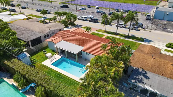 Miami, FL 33165,8930 SW 50th Ter