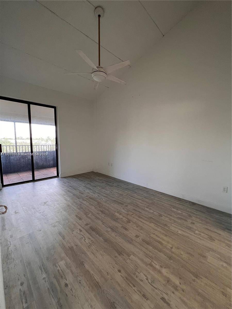 Miami, FL 33169,16220 NW 2nd Ave #511