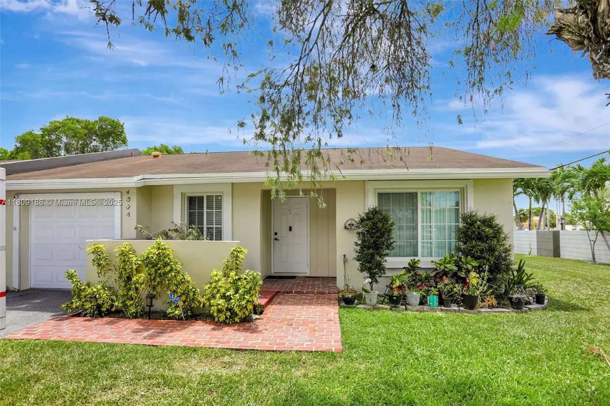 Margate, FL 33063,453 Lakewood Cir #A