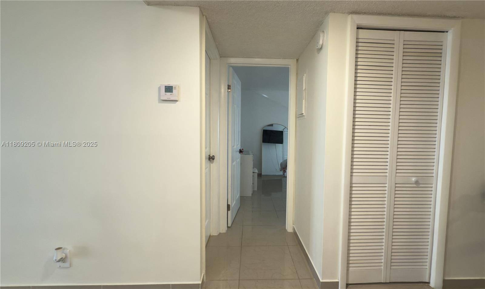 Weston, FL 33326,410 Lakeview Dr #103