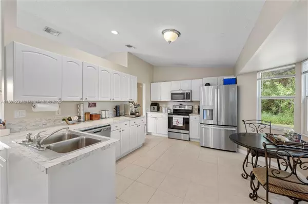 Port St Lucie, FL 34953,2330 SW Lejune St
