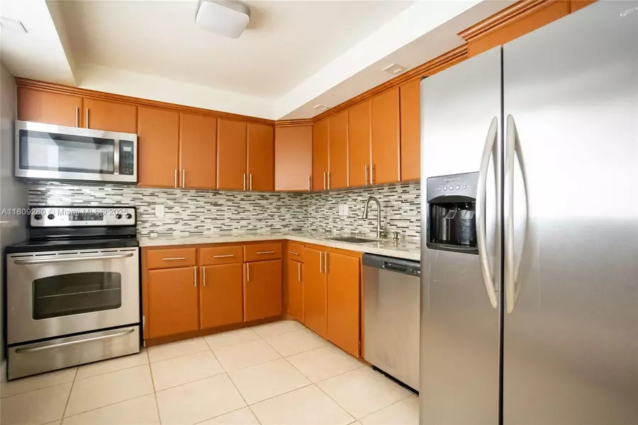 601 Three Islands Blvd #317, Hallandale Beach, FL 33009