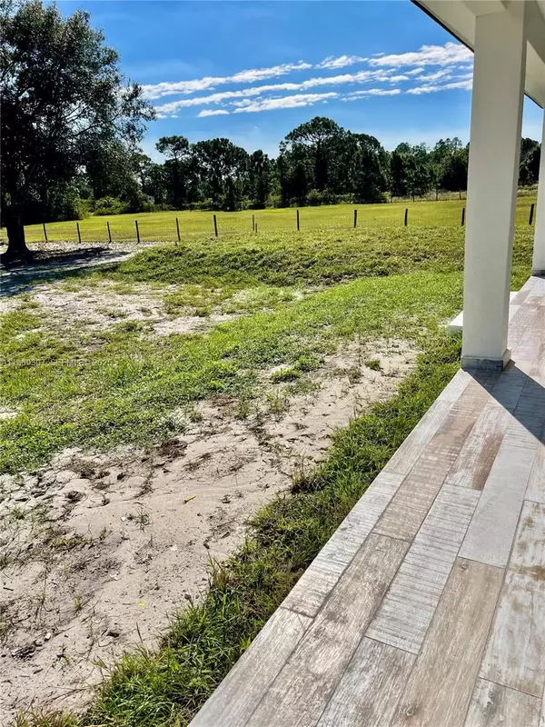 Other City - In The State Of Florida, FL 33440,435 N Quebrada St