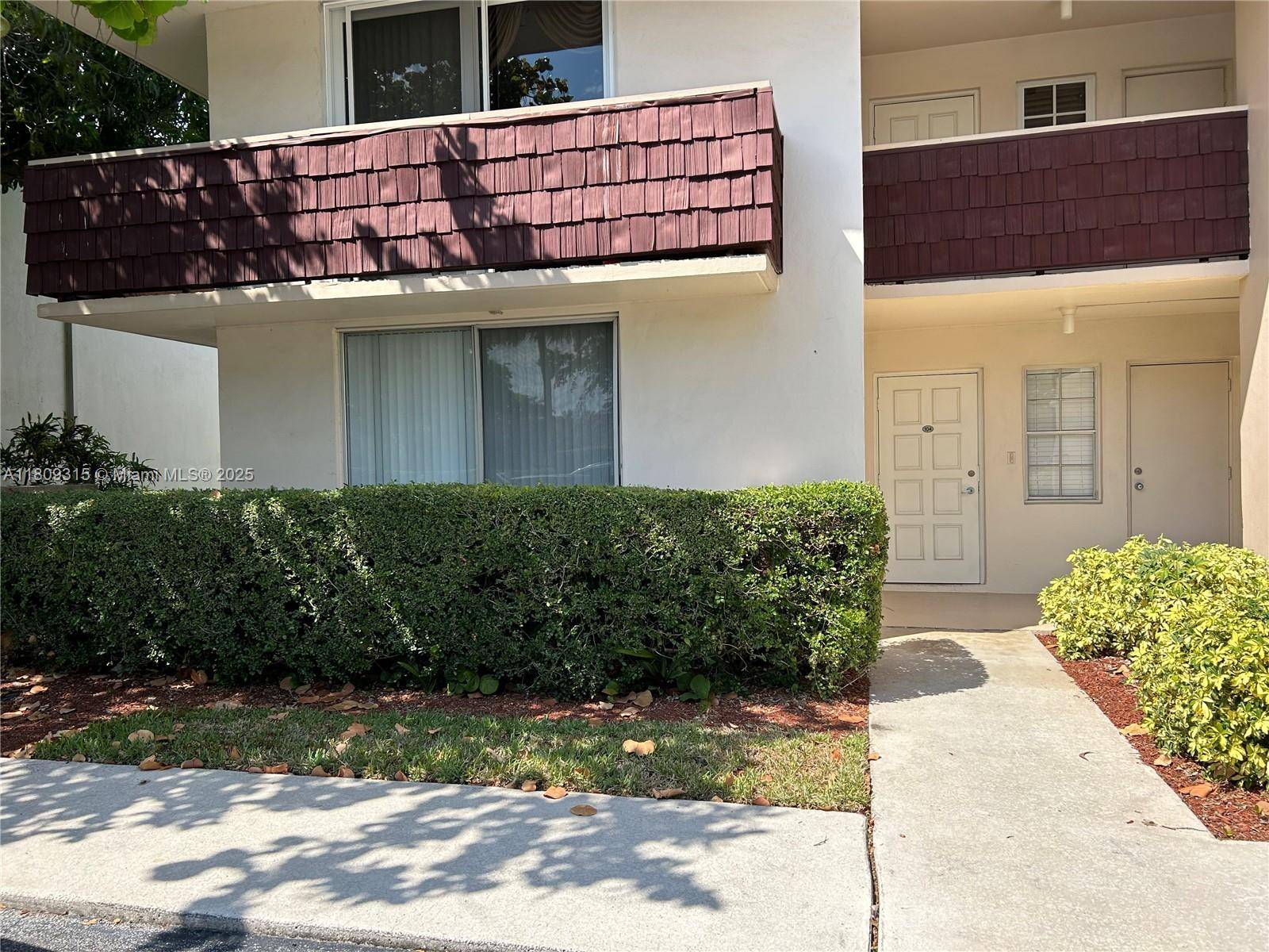 Pompano Beach, FL 33069,2701 S Palm Aire Dr #104