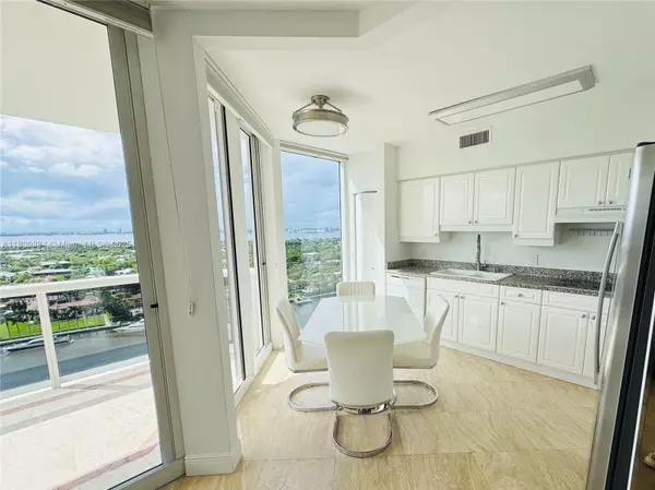 Miami Beach, FL 33140,4779 Collins Ave #2106