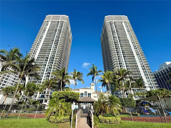 4779 Collins Ave #2106, Miami Beach, FL 33140