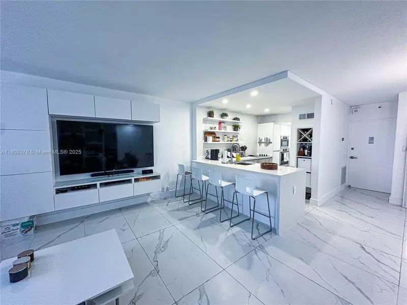 1000 West Ave #404, Miami Beach, FL 33139