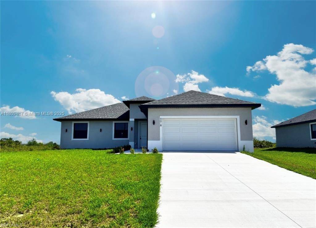 9018 W CASTLE CIR, La Belle, FL 33935
