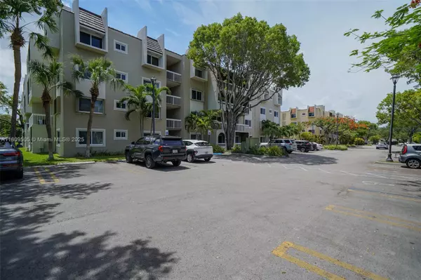 Miami, FL 33143,7800 Camino Real #H-411