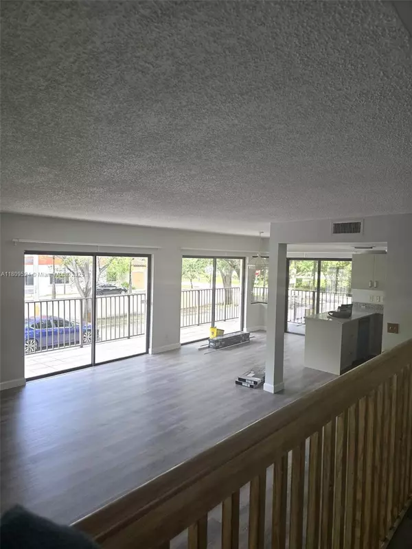 Davie, FL 33314,4705 SW 62nd Ave #201