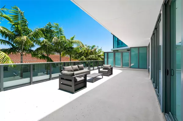 Bay Harbor Islands, FL 33154,9901 W Bay Harbor Dr #305