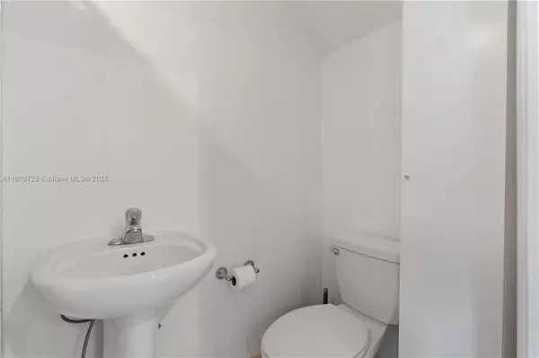 Hialeah, FL 33018,10606 W 32 LN