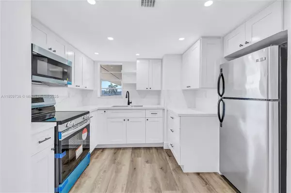 816 NW 87th Ave #502, Miami, FL 33172