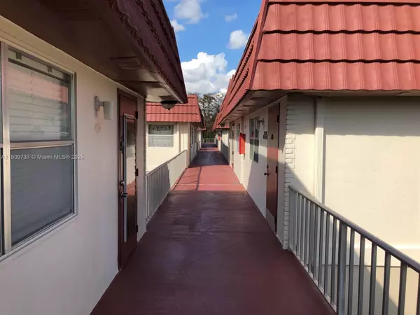 Delray Beach, FL 33446,591 Saxony M #591