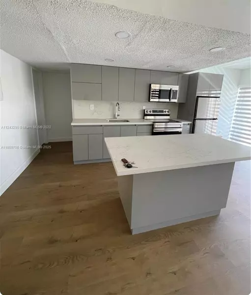 9331 SW 4th St #216B, Miami, FL 33174