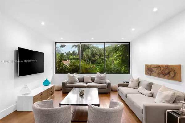 Miami Beach, FL 33140,2815 Regatta Ave #1 A
