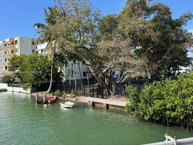 Miami Beach, FL 33141,6949 Bay Dr