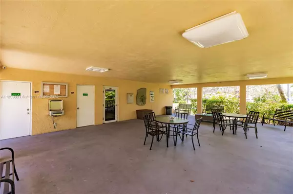 Oakland Park, FL 33334,5156 NE 6th Ave #227