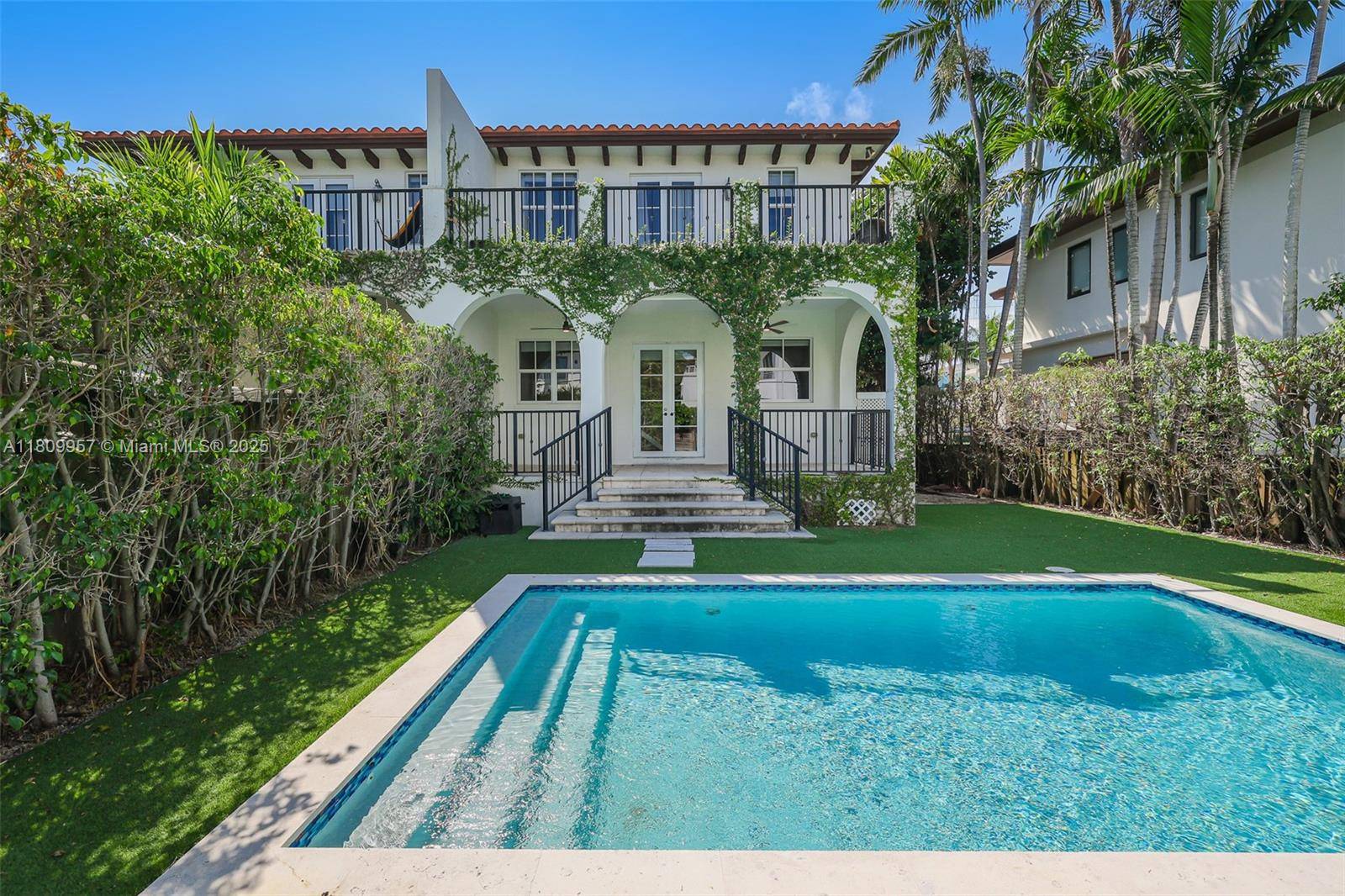 Key Biscayne, FL 33149,464 Fernwood Rd #B